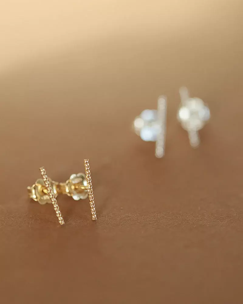 Pikfine Julie Stab Ohrstecker 6 mm vergoldetes Silber